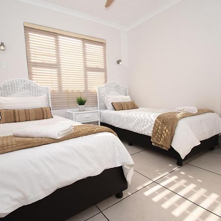 7 The Shades Umhlanga Rocks Apartment Durban Exterior photo