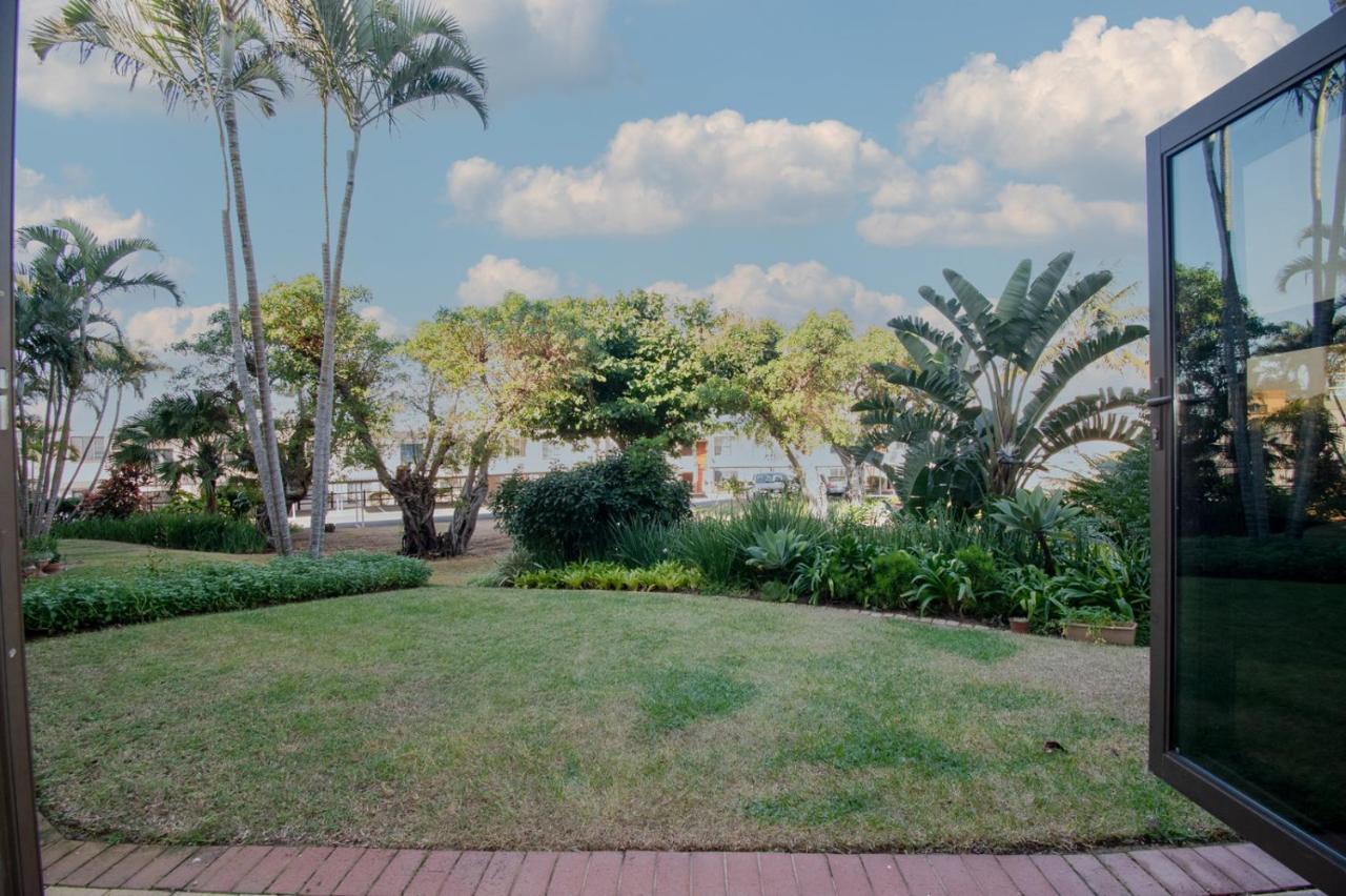 7 The Shades Umhlanga Rocks Apartment Durban Exterior photo