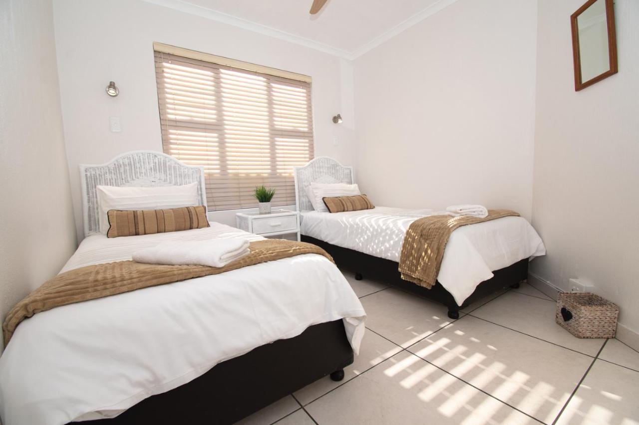 7 The Shades Umhlanga Rocks Apartment Durban Exterior photo